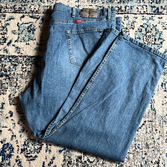 Men’s Wrangler jeans - Picture 2 of 4